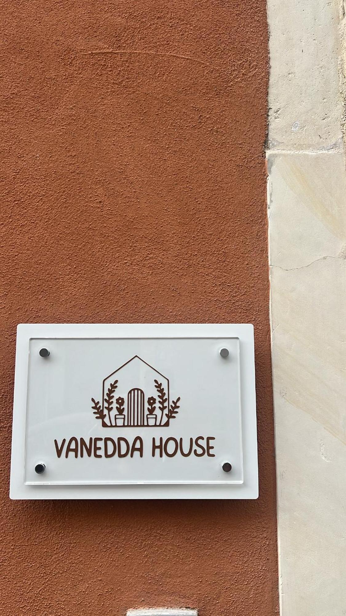 Апартаменты Vanedda House Катания Экстерьер фото